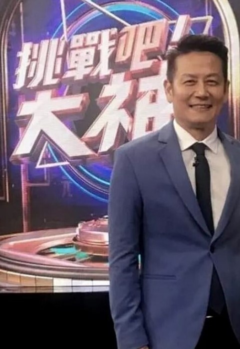 文轩探花约了个绿色头发少妇酒店啪啪苗条身材翘起屁股后入抽插猛操 - 小树林